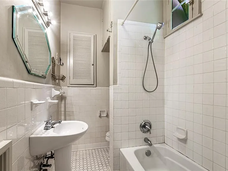 927 Toulouse St #103 — Photo 8