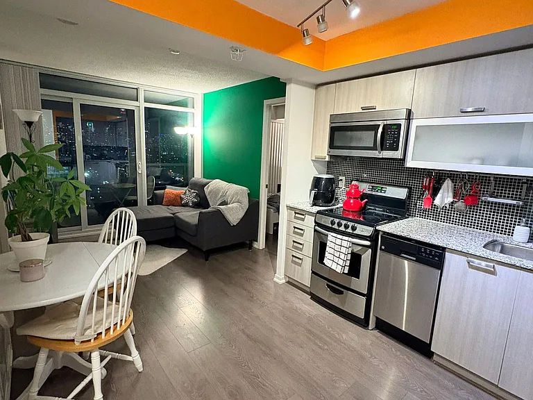 36 Lisgar St #2216E — Photo 2