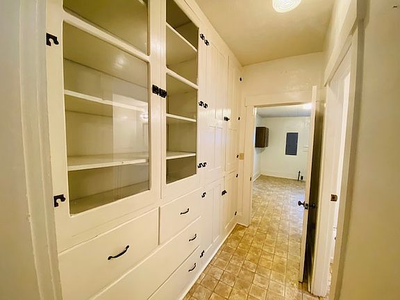 4th image of 112 W 2nd St #1