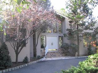 20 Glen Eagles Dr, Watchung, NJ 07069