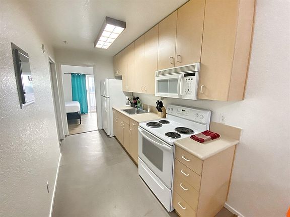 2nd image of 1525 2nd Ave #305