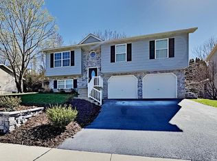 51 Sweet Arrow Dr, Hummelstown, PA 17036