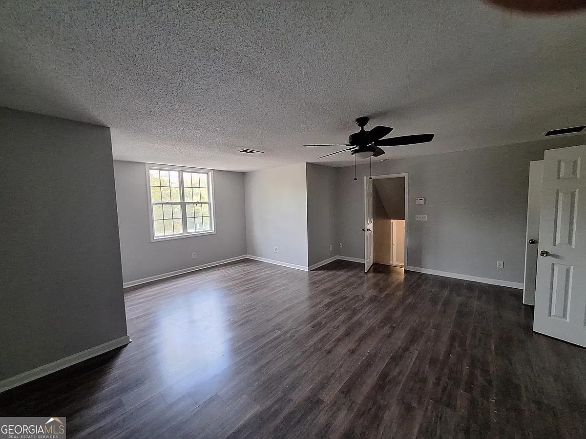 Building Photo - 5633 Rutland Dr