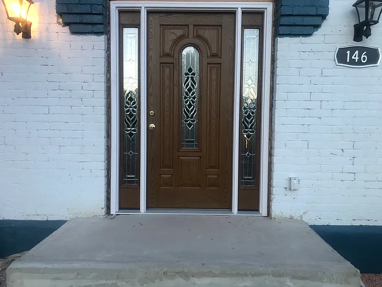 146 N 300 E — Photo 1