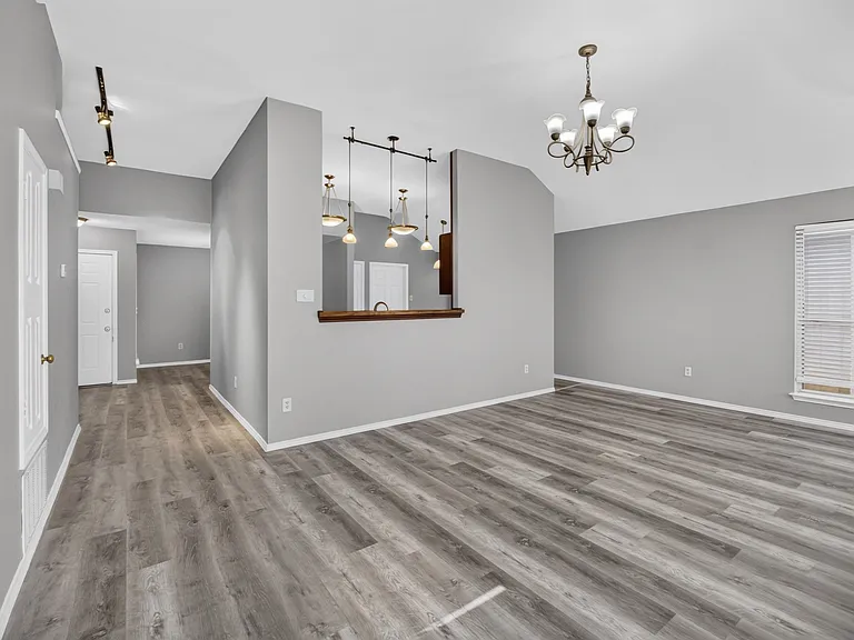 6318 Brookcrest Dr — Photo 2