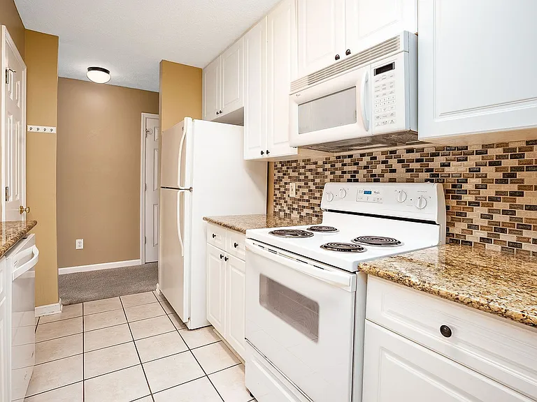 2428 E University Dr #103 — Photo 7