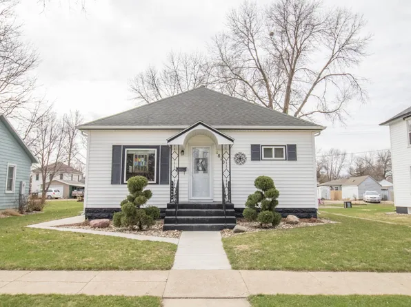 1810 14th St, Rock Valley, IA 51247