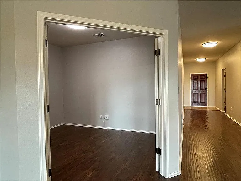 9405 Castle Pines Dr — Photo 15
