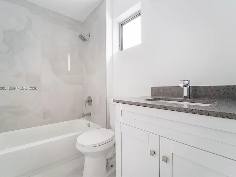 1165 NW 8th Ave #101 — Photo 8