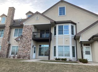 6750 S 34th St #5, Franklin, WI 53132