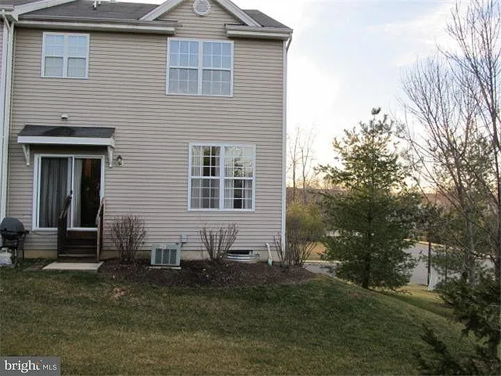 5 Jackson Ave — Photo 18