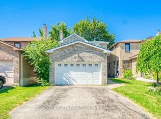 4088 Uxbridge Ln, Mississauga, ON L4W3N3