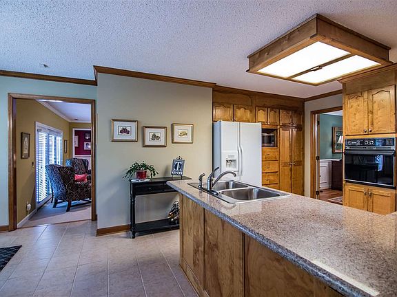 5th image of 143 Woodridge Dr