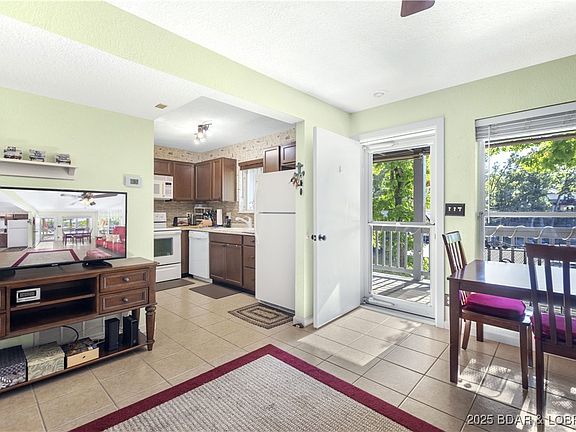 3rd image of 105 Den Cove Ln #1A