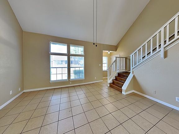 5th image of 1386 Southridge Dr