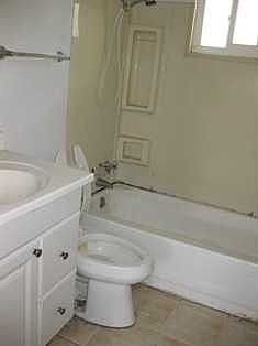 5th image of 1821 Jamestown Dr
