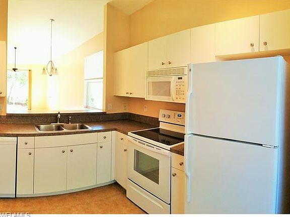 4th image of 3637 Pine Oak Cir APT 106