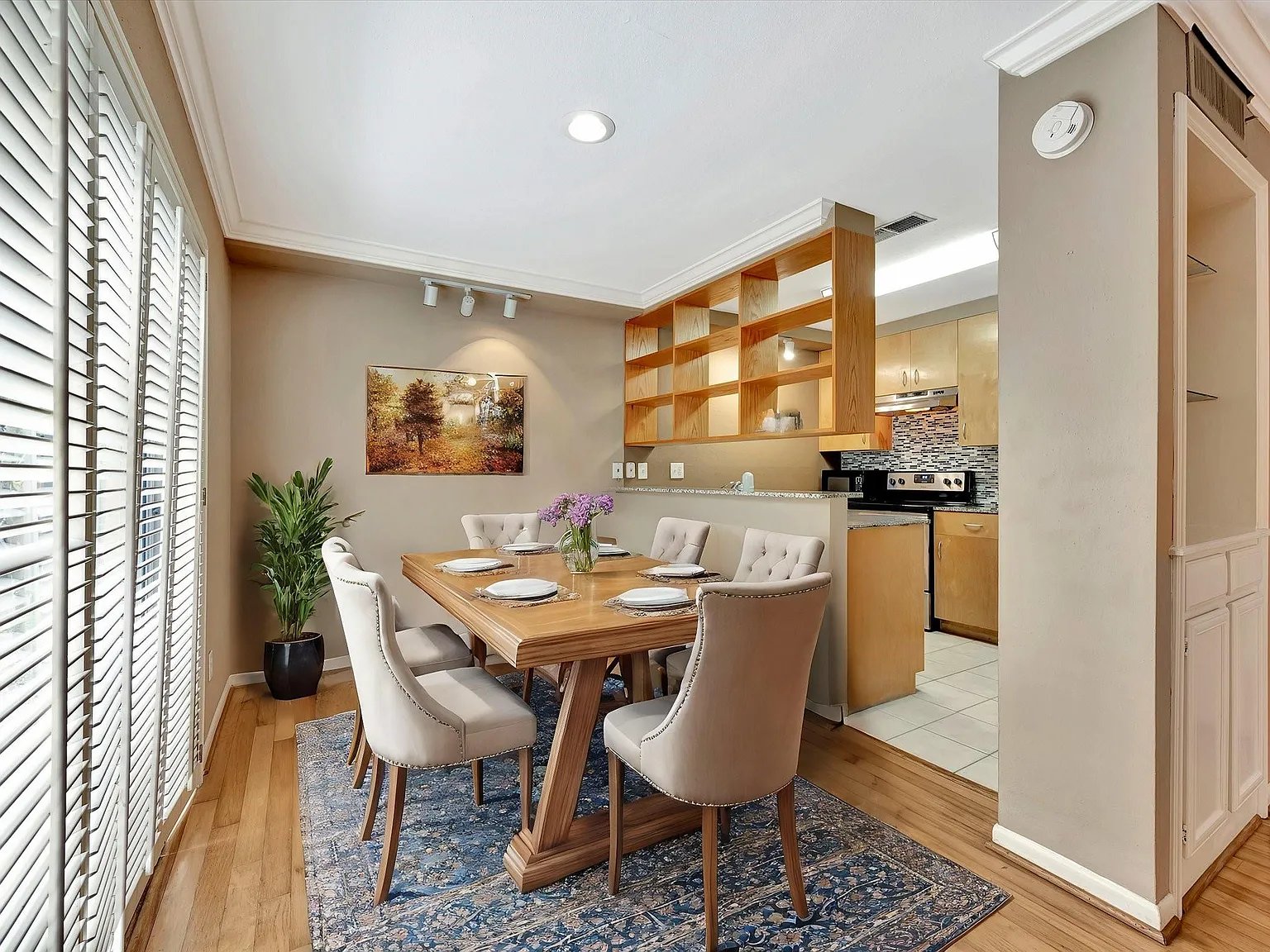 1 bed, 1.5 bath, 850 sqft, $1,850 — Photo 2