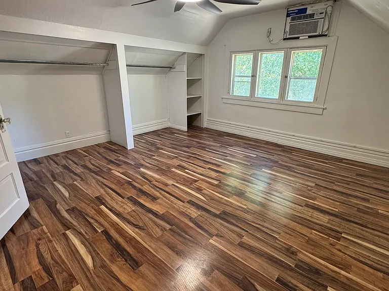 625 E 21st St #3 — Photo 6