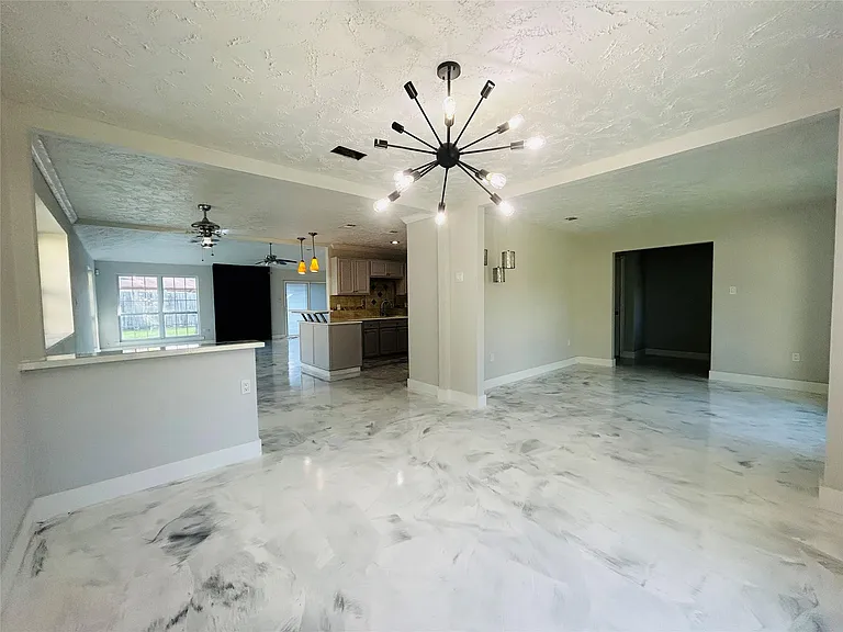 15719 Red Springs Dr — Photo 9