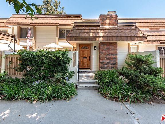 3rd image of 10434 Larwin Ave
