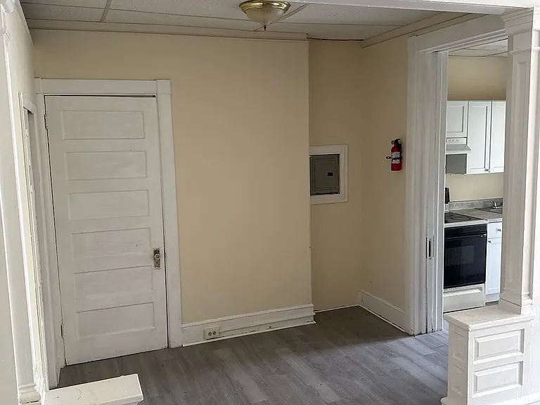 352 Penn St #1 — Photo 4