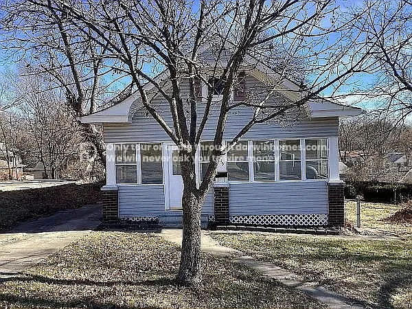 2 bed, 1.0 bath, 1089 sqft, $1,297 — Photo 1