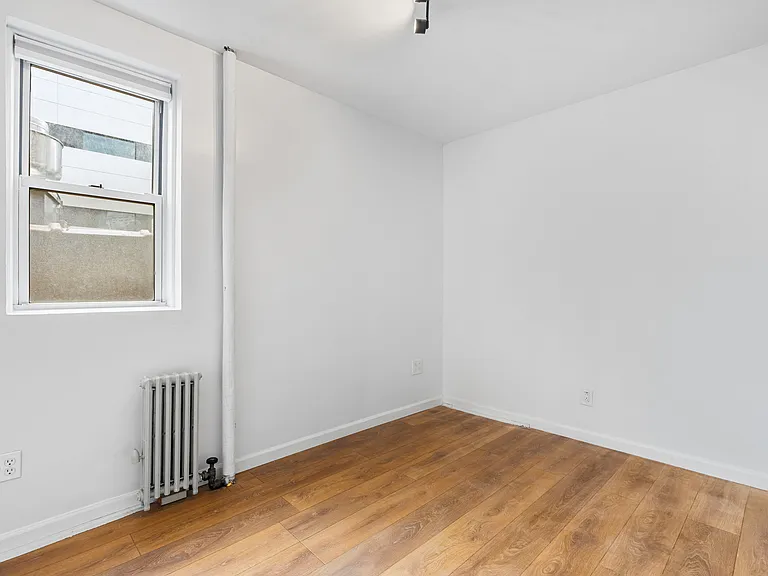 723 11th Ave #3B — Photo 4