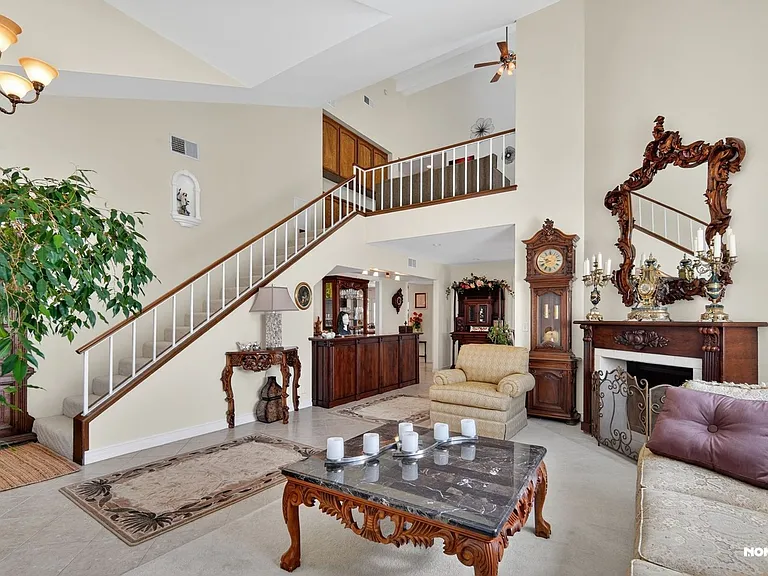 10317 Oak Ranch Ln — Photo 18