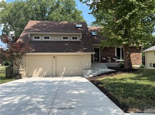 9307 Alden St, Lenexa, KS 66215