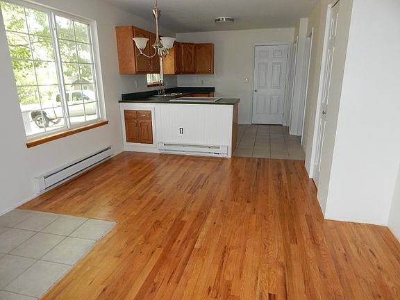 3rd image of 1304 N Sleeper Dr