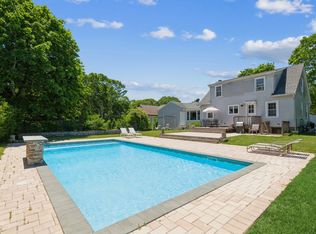 33 Gravel Hill Rd, Hampton Bays, NY 11946