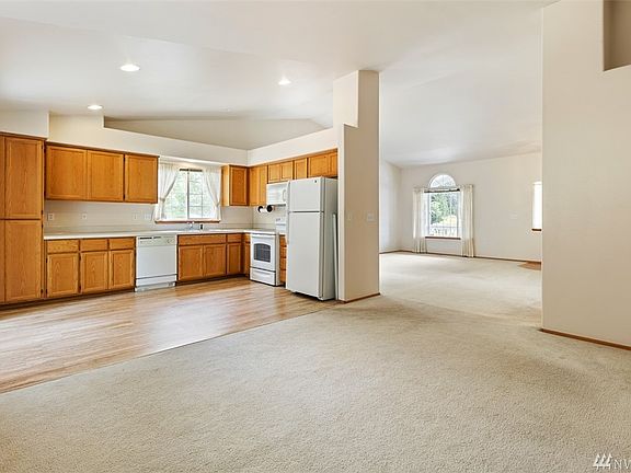 5th image of 13323 163rd Street Ct E