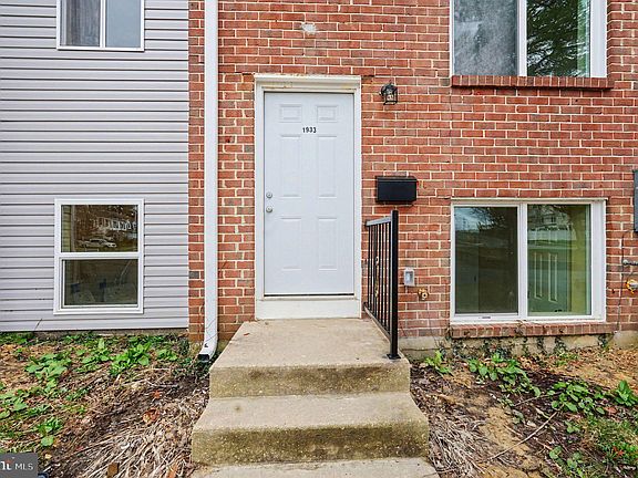 3rd image of 1933 Brookside Dr