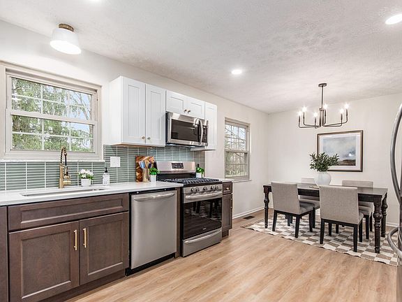 5th image of 3873 Tweedsmuir Dr