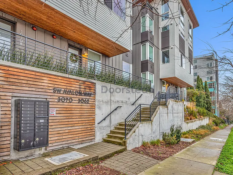 3070 SW Avalon Way #F — Photo 2