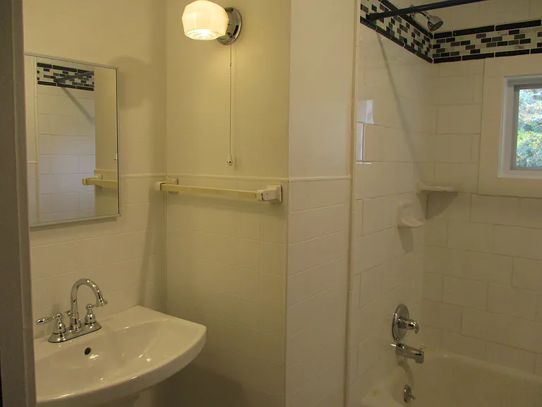 515 Ostrander Ave — Photo 4
