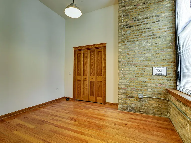 123 N Jefferson St #2R — Photo 8