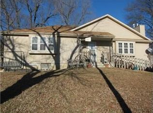 728 NE 44th Ter, Kansas City, MO 64116