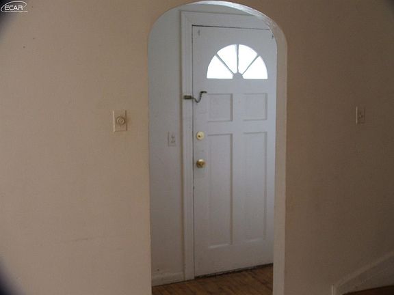 4th image of 1317 McEwen St