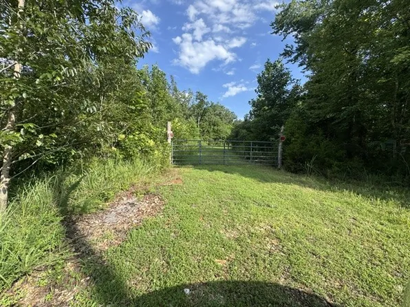 1757 Linden Hwy, Hohenwald, TN 38462