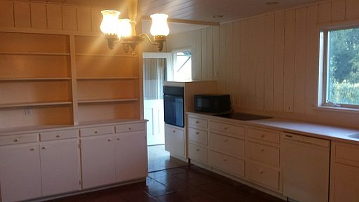 5th image of 957 Matadero Ave