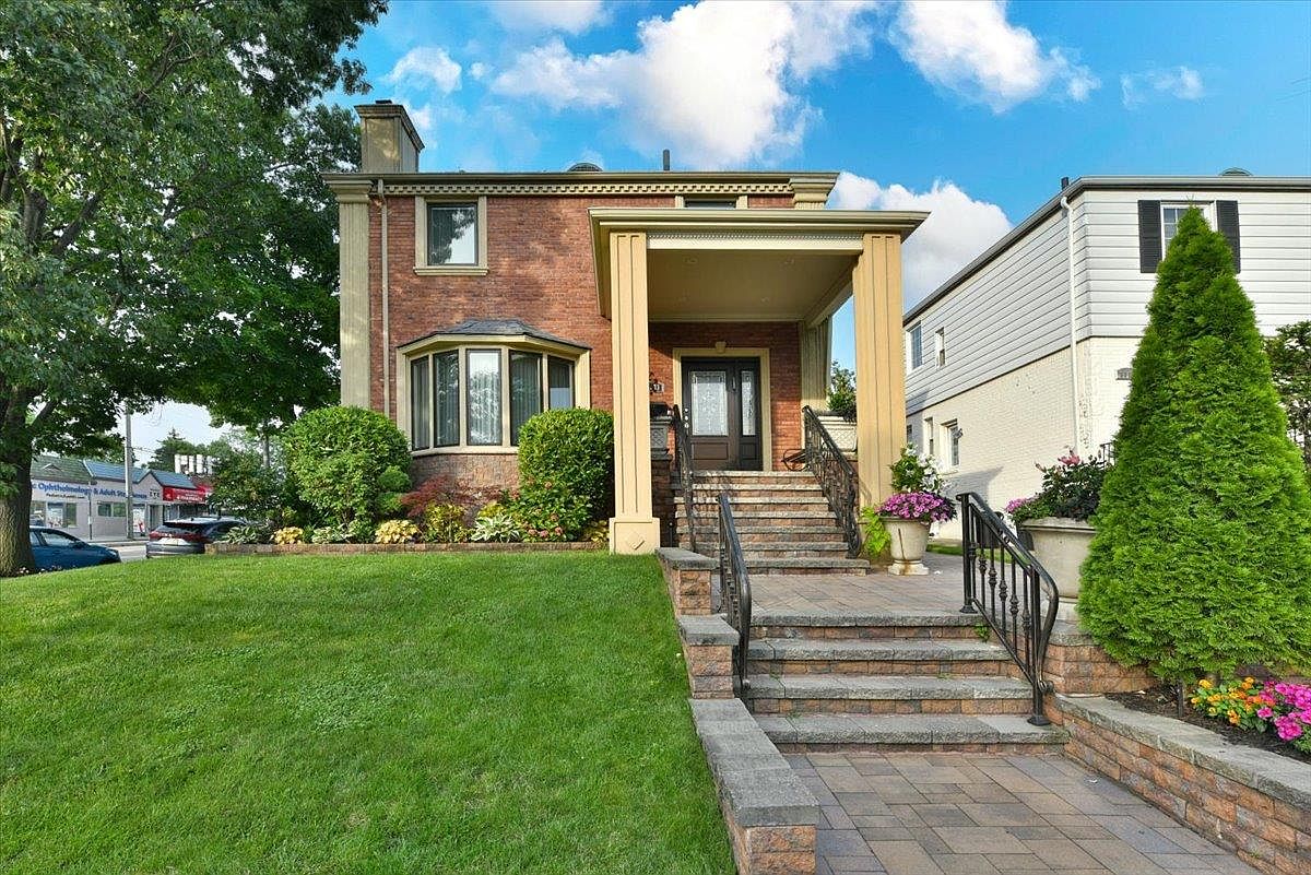 house on the hill トップス　ボトムス　80 80-03 192nd Street, Hollis, NY 11423 | Zillow
