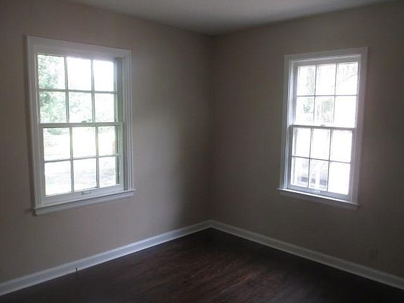 5th image of 4939 Indianola Ave