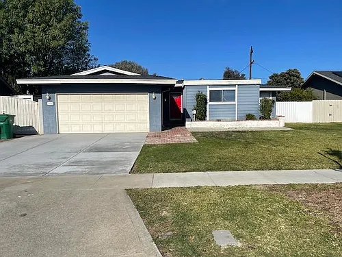 1025 W Rancho Rd Photo 1