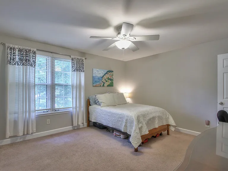 3321 Lealand Ln — Photo 23
