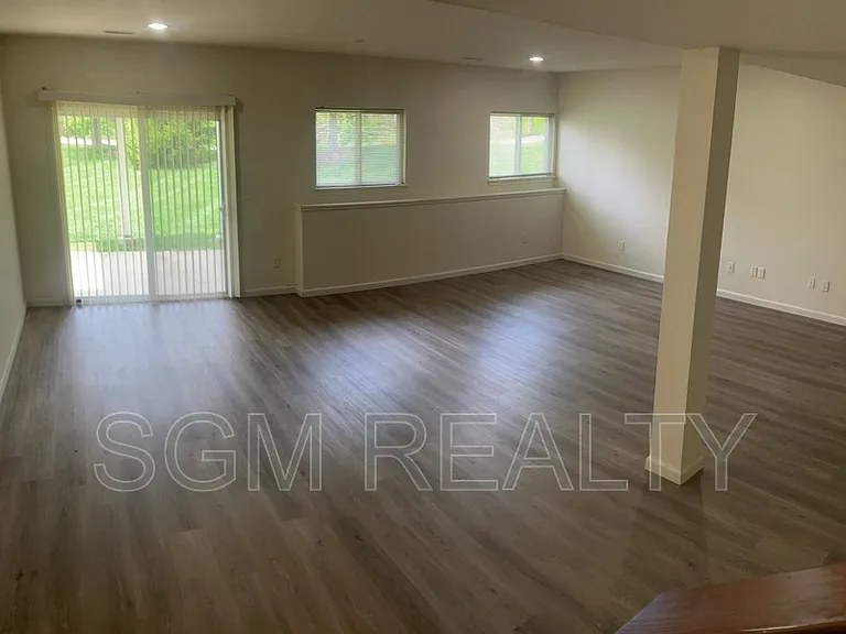 1711 Ambrose Terrace Dr — Photo 14
