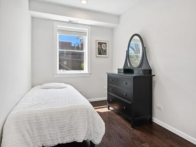 2347 W Altgeld St — Photo 12