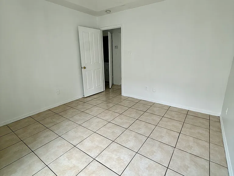 2013 Aruba Dr #4 — Photo 8