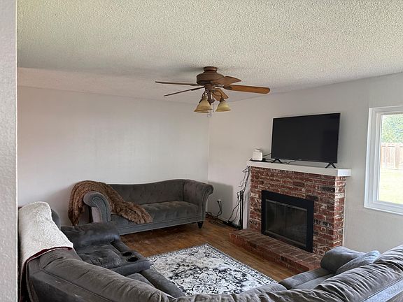 4th image of 1125 Athens Ave